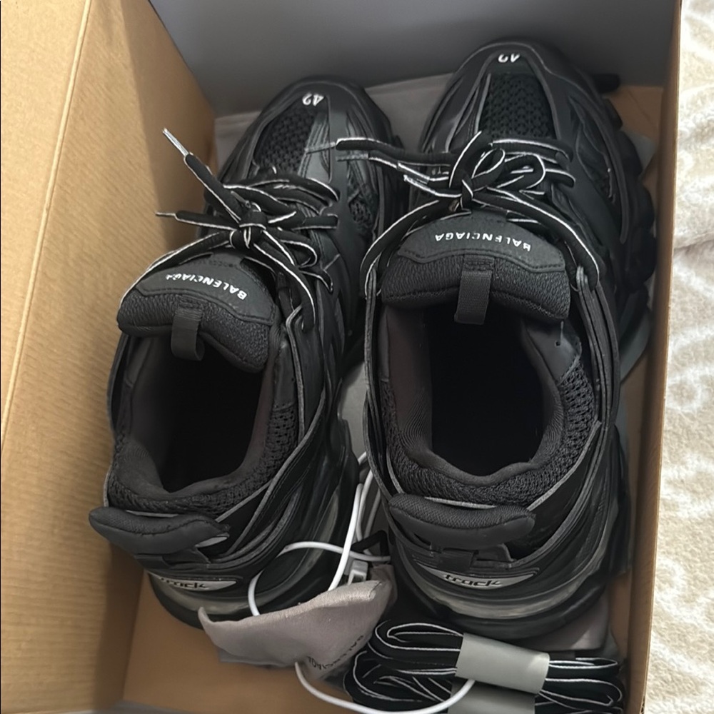 Balenciaga track led